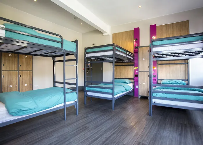 Kick Ass Greyfriars (18+)Hostal